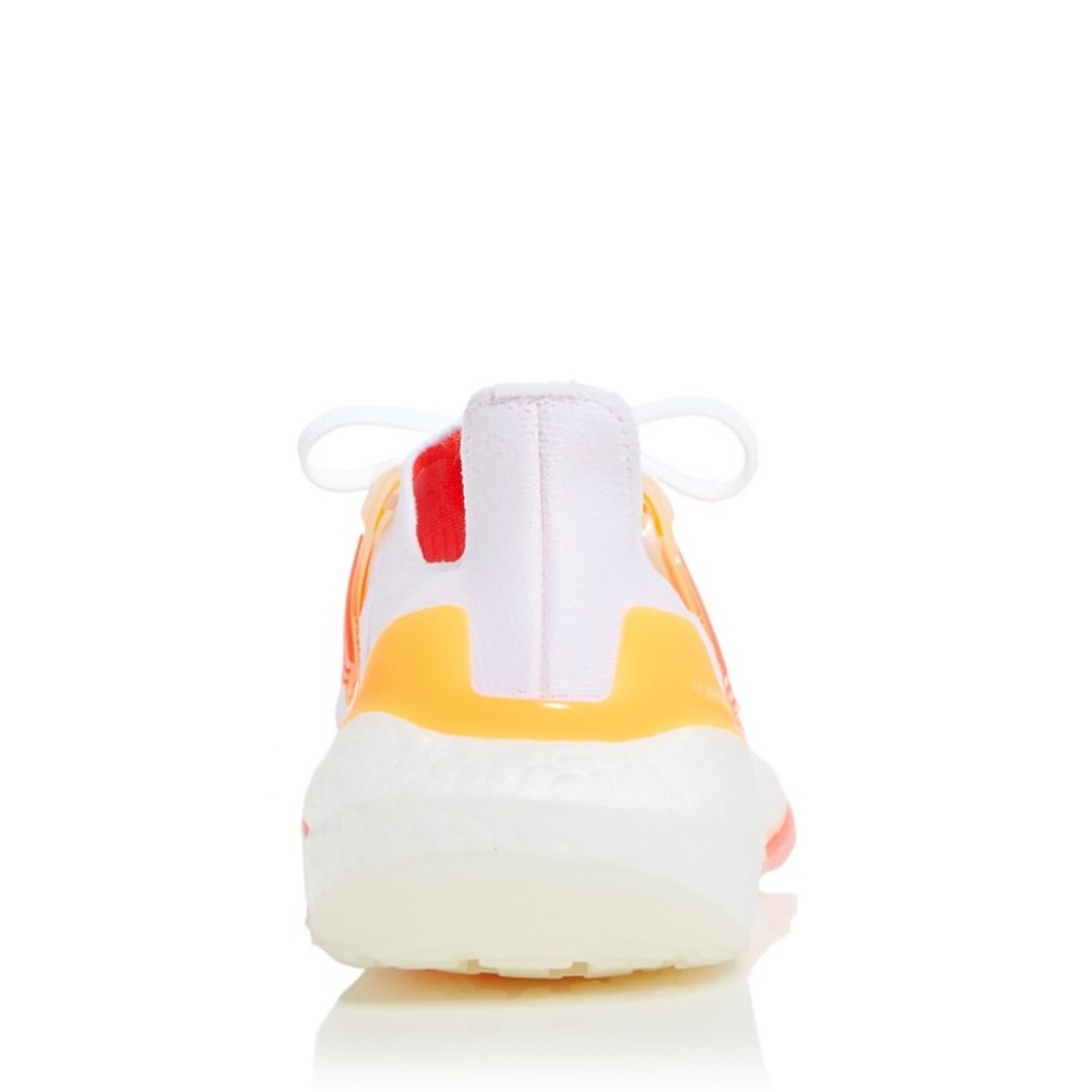 Women’s Ultraboost 22 - Picture 6 of 16